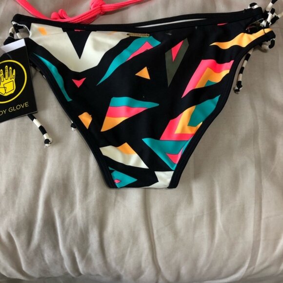 Body Glove Neon Pink Bikini Top with Geometric Bottom small top xsmall bottoms - Picture 5 of 10